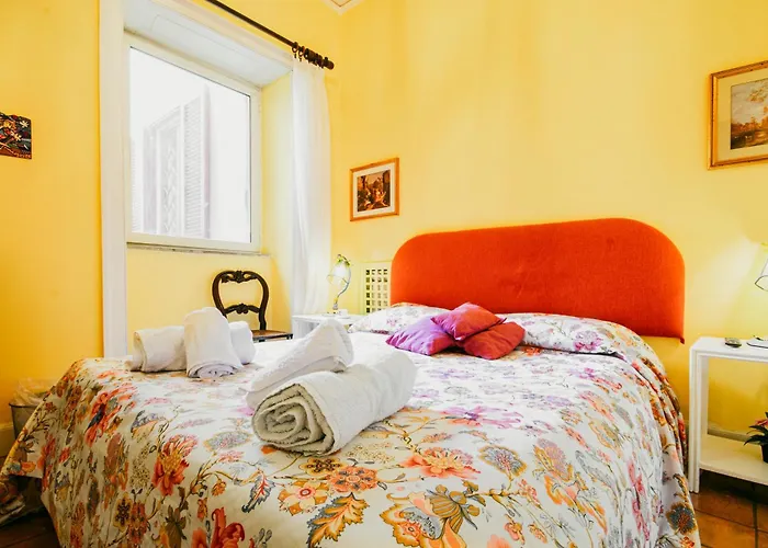 Ma Maison Shared In Chiaia 1