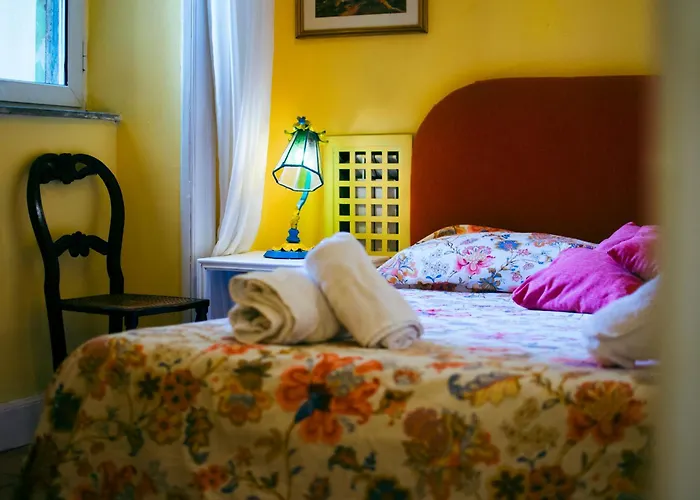 Πανσιόν Ma Maison Shared In Chiaia 1 *